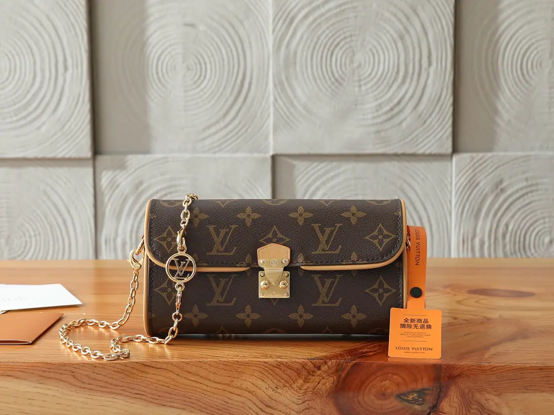 P【 C01Dynamic chip】‼️Top First List, Enhanced version‼️Pochette Camille Handbags. Monogram The canvas., "At Louis Vuitton." 2000 The original design of Spring and Summer Fashion Show.. S-Lock Lock button, Chain LV Circle Identification and Collapse VVN The classic elements of the leather-tailed brand.. A flexible and easy-to-be configuration is slashable., Shoulder or handheld. Model: M13566 Dimensions: 11 x 6 x 20.5 centimetres (High x Kuan x Length)