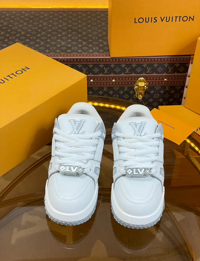 Current！Guangzhou top quality！Get out of the factory.！The top version of Louis Vuitton's donkey.LV TrainerA series of fat-drink shoes. Shoe-face original development Original OpenTPUOtsumi!, The texture is identical. Please be careful with the market traffic. size: 35-46