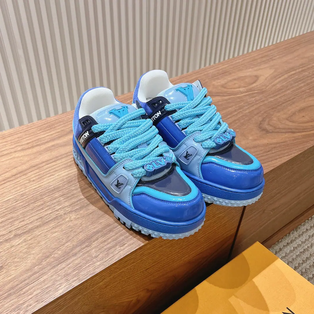 LV 2024New paragraphTrainerFattie Louis Vuitton. Six months of the original version of the dissolution., DIYSlips, sneakers. Cute fat.trainer, To buy the style with your eyes closed., Break a single change in color, You're younger and fatter.trainerOr a Fester Shoes., The Queen of the House of Lords is a man of the past., But the most classic fatty shoes., The classic color., High-end atmosphere upgrade Every color is great.！The original open-cut, cute button., The original is exactly the same material for work detail. All kinds of skin.TPU Brush Super-complicatedTPUOriginal Base, Original Packaging Coded female35-40 Men39-44 Top