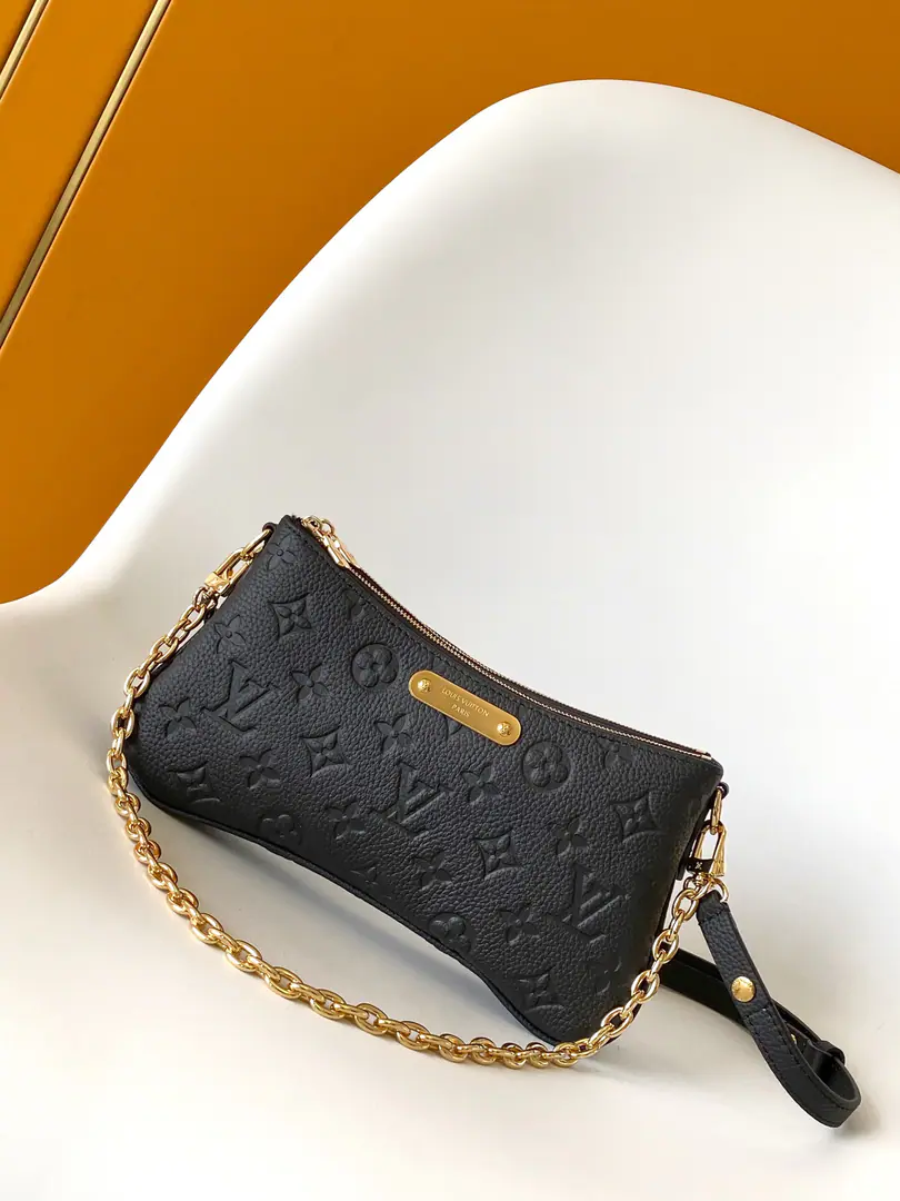 M83301Black M11916 ♪ The ground yellow ♪ Top First List Dynamic Variables Monogram Empreinte Leather.Liv pochetteBut tight on your arm.. It's accompanied by a gold chain that can be broken and a gold chain that can be broken., Adjustable Double Table Belt, It's made of natural cattle skins marked by Louis Vuitton.. Safe zippers and engraved gold plates to add flowers to this fashion-only cavity.. size: 24x13x6.5cm