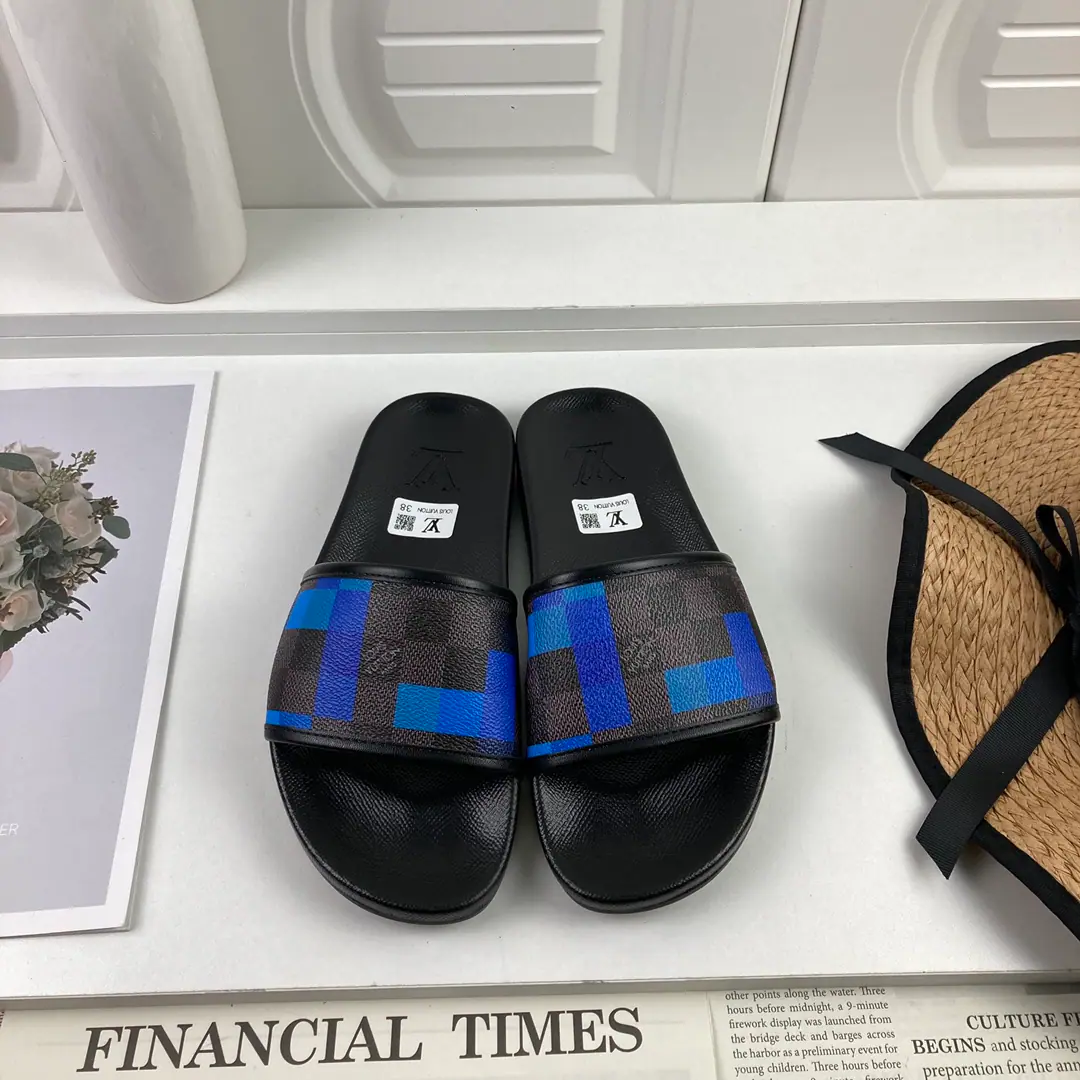 【LOUIS VUITON】2021Louis Vuitton's slippers., Original1.1Make a reservation., The classics of the cabinet.. Heat of shoes.logo, The top counter.logo, No details are missing. This slipper is a special hot spot. The material is made in parallel with the cabinet.. Colours: Multi-Currently Optional, To customize size:Female: 35/36/37/38/39/40/41/42 Men: 38/39/40/41/42/43/44/45/46