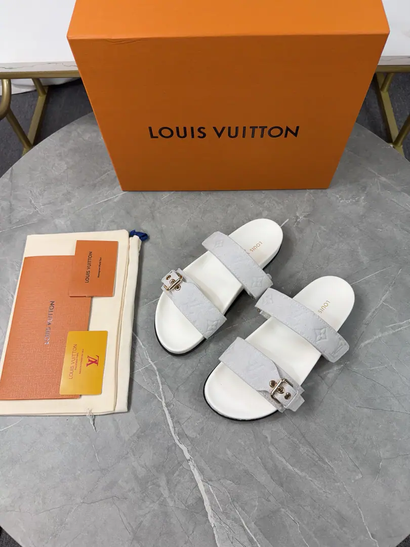🌈LV | Louis Vuitton. ²⁰²³ 𝐬𝐬 🧡💚2026Spring and summer. Top Version‼️Original unamended The owner of the counter is making a new payment. Straw slippers New hardware.🆕 ❥Requisition level！It's a great sense of excellence.！A huge amount of money from domestic and international bloggers., Old and fashionable. The upper toe blew up.！The boss's push.★ ━━━━━ ЅᏇєєt ━━━━━ ▪️Shoe.: Original-made cow-coloured fabric ▪️Uchi.: Bulls. ▪️Otsumi!: Rubber high end base ▪️Shoes.: 35-46（46-45Custom without re-offer）Batch