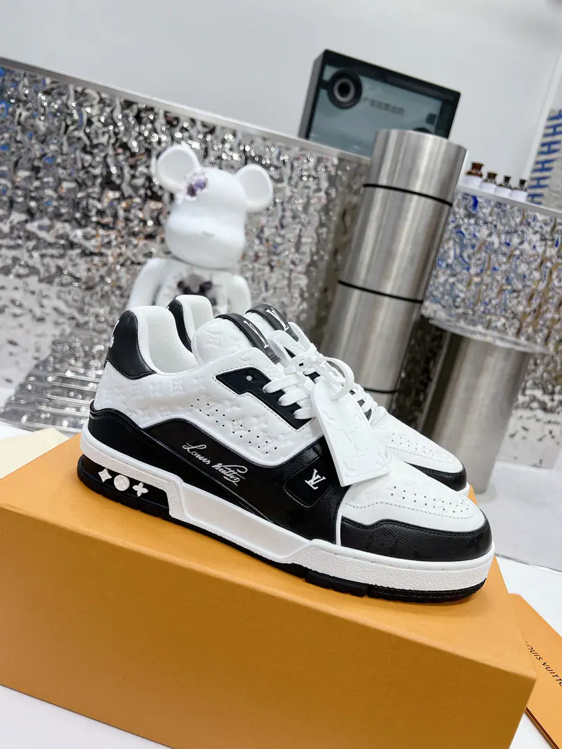LVTop Version 2023New paragraph Repurchase QualityLV～Louis Vuitton.Lv TRAINERBest sneakers ever., Donkeys are pushing the new stuff., The network limits the use of binary basketball shoes.！The Ko gang is buying the original.1:1Precision Recompense, The details are invincible., Good faith., Import customized original cattle skin, Original consistent package approach, Details are 100% restored., Customize custom originals as one-formingTPUOtsumi!, Different from other homes., It's not gonna work without the original.！ Men and women35-40 39-45（46I'll make sure I don't change it.）