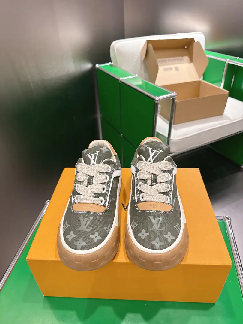 （k )LV Louis Vuitton.TILTED Sports shoes - Tetsu. Leisure shoes.‼️ IV Tilted I'll bring you a new shoe., Activation00The style of skateboarding., Add another standing option to the everyday pattern. Louis Vuitton. Monogram Patterns and Damier The classics of the glyphs.. A soft shape provides comfort to the feet., Don't make any more symphony with embroidery and the sculpturing.. Codes: 35-45