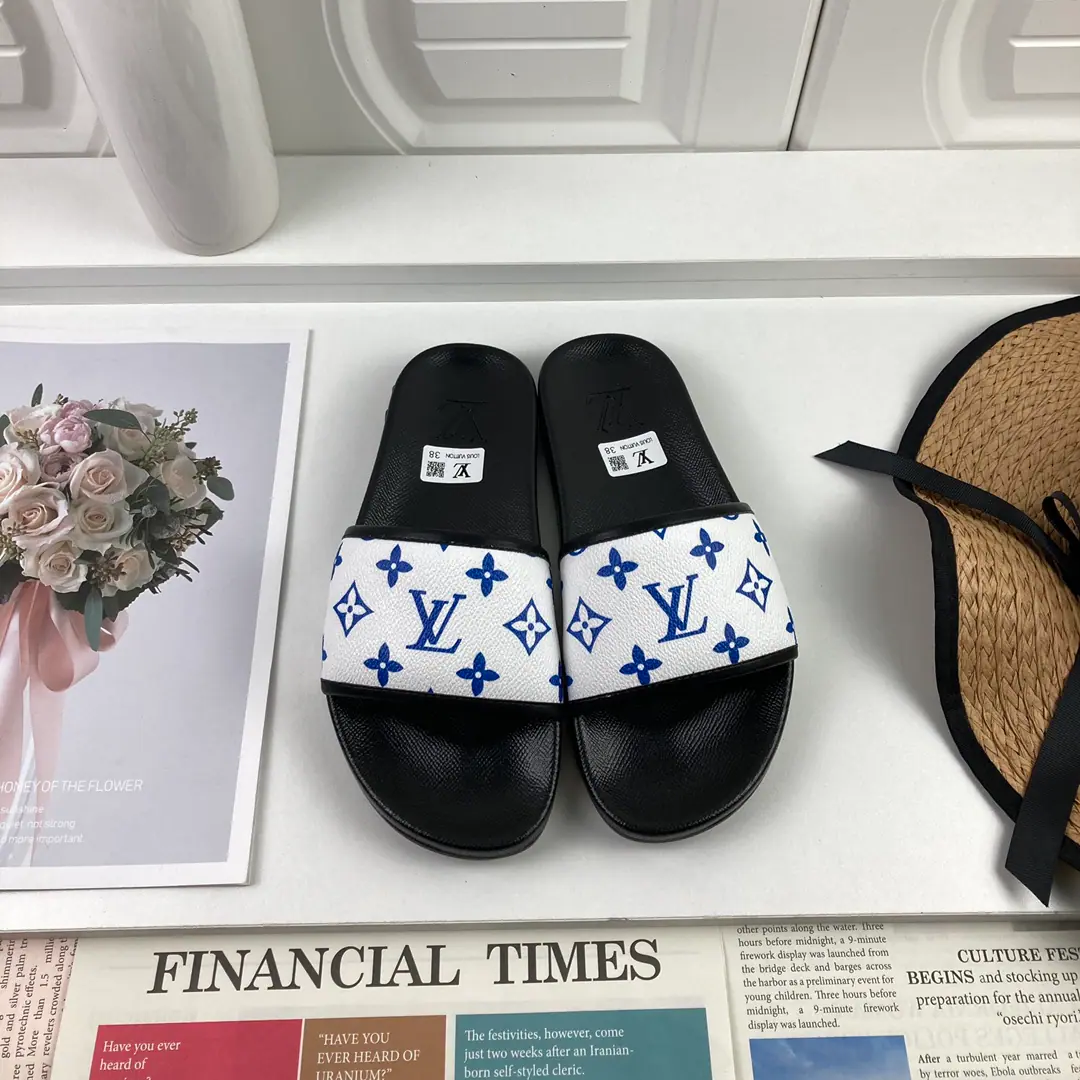 【LOUIS VUITON】2021Louis Vuitton's slippers., Original1.1Make a reservation., The classics of the cabinet.. Heat of shoes.logo, The top counter.logo, No details are missing. This slipper is a special hot spot. The material is made in parallel with the cabinet.. Colours: Multi-Currently Optional, To customize size:Female: 35/36/37/38/39/40/41/42 Men: 38/39/40/41/42/43/44/45/46
