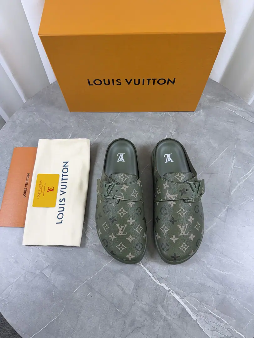 👱 Series slippers Half bag tow. louisvuitt…on fw. new arrival～ L…v aspen Water table slippers LHome.2026Spring-Hippaken slippers.🆕New Classicmonogram Bulb material from the bottom, The thicker floor is full of comfort.💯 Full gain.💯 The inside sheep. size 38-46（45 46No re-election.）