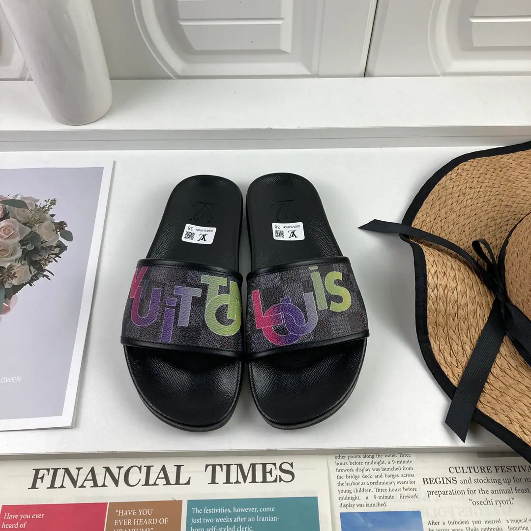 【LOUIS VUITON】2021Louis Vuitton's slippers., Original1.1Make a reservation., The classics of the cabinet.. Heat of shoes.logo, The top counter.logo, No details are missing. This slipper is a special hot spot. The material is made in parallel with the cabinet.. Colours: Multi-Currently Optional, To customize size:Female: 35/36/37/38/39/40/41/42 Men: 38/39/40/41/42/43/44/45/46