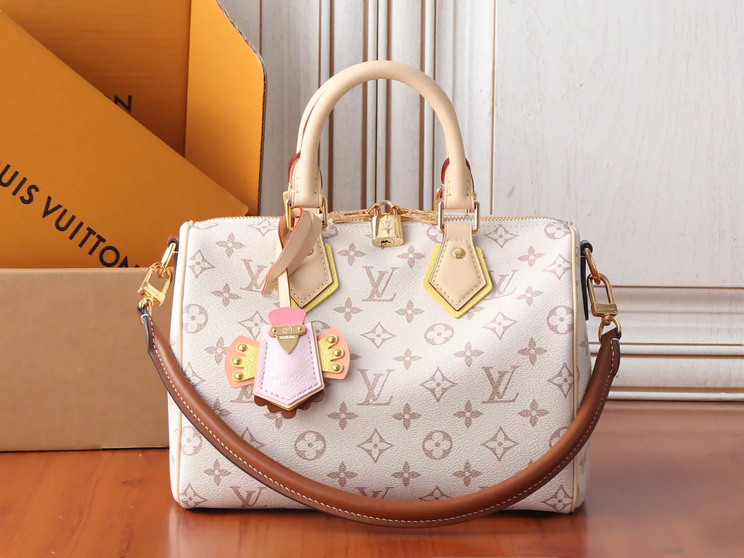 【 C01Dynamic chip】Top First List, Development of the original M2A ✨‼️LV Crafty The series is very elaborate. Speedy Bandoulière Handbag., A nice summer., For Louis Vuitton. Monogram Dune The logo is a fun one.. The canvas is tied to the corrosion leather side with the metal., The decorative and leather details are a little more than a bit of a picture.. 26 x 19 x 15CM (Length x High x Kuan) Monogram Dune Pattern Tiled canvas. The leather side of the cow. The insides of the cow leather. Metal The zipper's in the bag. Hanging Shoulder belt.: Disableable, Unreconciled Half a band.: 21.0 centimetres Hand handle.: Hand handle.