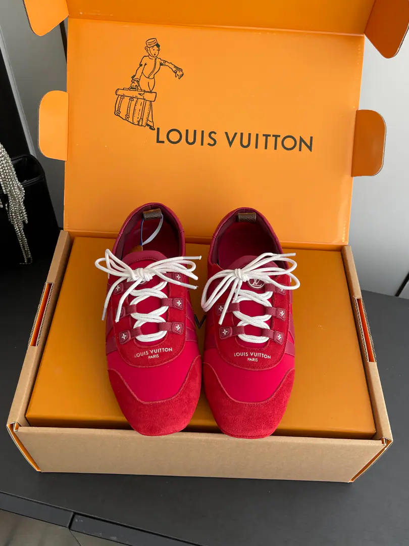 [Append+] 🏧𝐋𝐕Louis Vuitton's ass is a spring and summer.SneakerinaSeries Ballet sneakers. - Tetsu. Sneakerina Ballet wind shoes make flow lines with silky cow leather. The comfort of lightly shaped and sports shoes with ballet shoes. Side LV MarkingMonogram After the canvas, bring the details. Sacchetto Process and TPU The outside is a softer dress. Three pieces of accessories. Make it work. Fabulous. Original customized import of head-level cattle skin Uchi. The original customizes the original air network to be the foundation of the original. NoteTPUMaterial Codes: 35-41（40.41Do it.）