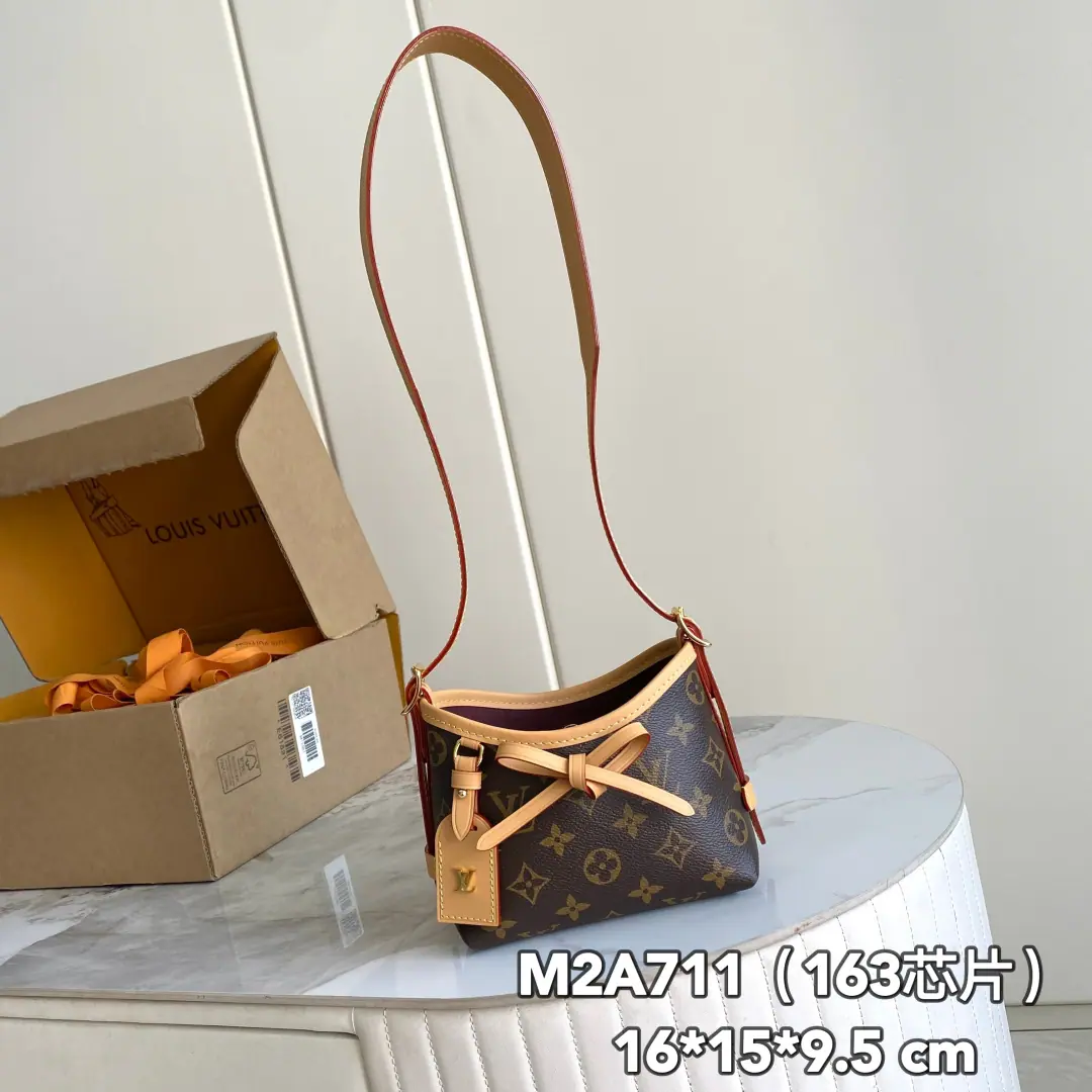 【 C01Chip version】Internal pricesP Paragraph: M2A Original List Enhancement💪【I'm taking a background picture.】 Paragraph Nano CarryAII The bag is a new classic in the form of a lindling.. Monogram The canvas is tied to the leather-coloured edge., The details of the belts are so warm and radiant., Decoration Name Card DotLV Letter. Metals show the proper tone., Reconciling shoulder belts to multiple backseats. Dimensions: 16 × 15 × 9.5 cm