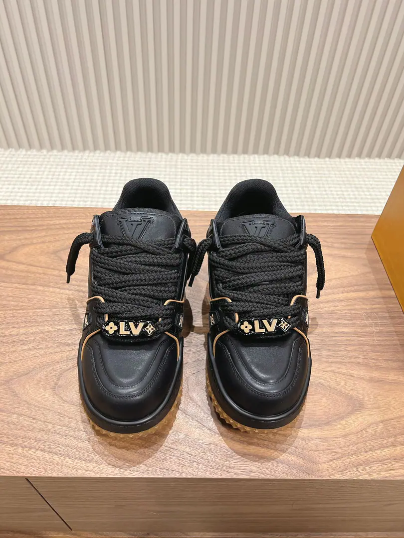 LV 2024New paragraphTrainerFattie Louis Vuitton. Six months of the original version of the dissolution., DIYSlips, sneakers. Cute fat.trainer, To buy the style with your eyes closed., Break a single change in color, You're younger and fatter.trainerOr a Fester Shoes., The Queen of the House of Lords is a man of the past., But the most classic fatty shoes., The classic color., High-end atmosphere upgrade Every color is great.！The original open-cut, cute button., The original is exactly the same material for work detail. All kinds of skin.TPU Brush Super-complicatedTPUOriginal Base, Original Packaging Coded female35-40 Men39-44 Top