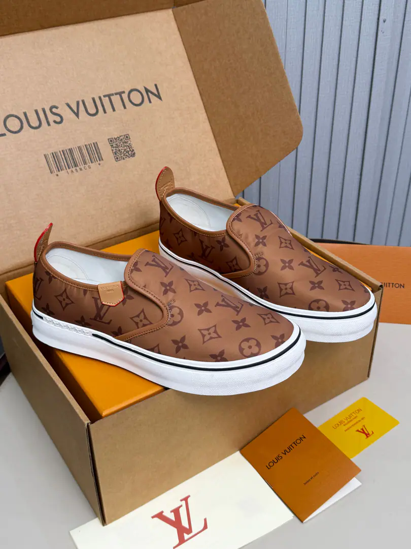 🔥🔥🔥LV 2027The new one is called Spring and Summer.CombiCo-design of the Fife. Remodel the colored old flower., Gravity, Snake., Shoes balance leisure and clothing, Crocodile tattoos., A colorful canvas shoe., Leopard tattoo, Gradient General size:39-46