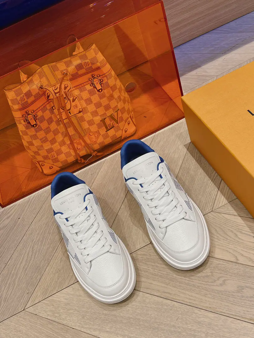 🐼🐼 Men LV 2023New paragraph I'm gonna raise my little white shoes. 3D Print Largelogo Colour tail Colored shoelaces. ♪ And bring all the colors of the autumn ♪！Skins of a stump., pu- The bubble.！ Codes: 39-45 （Only men.）