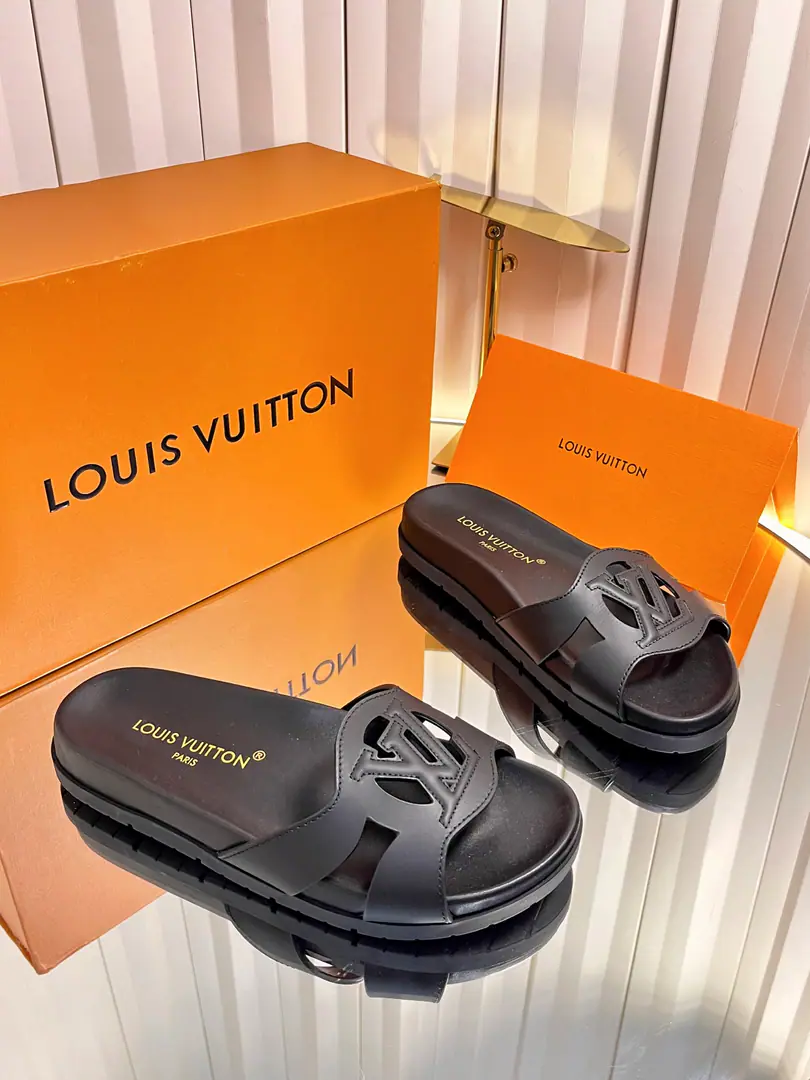 LV｜ISOLA COMFORTEmpty slippers.✨ The counter.26Summer main boost., He's a very human being.IsolaThe series of chills., It's empty.LogoDesign is so low profile.. Import of head-story parchment+Cows are counter-feat., EmptyLVPrecision cutting Full leather mattress bed., You're not tired walking around in your long clothes. Original flower-stressed, slide-proof rubber floor. size: 35-39（40.41.42Do it.）