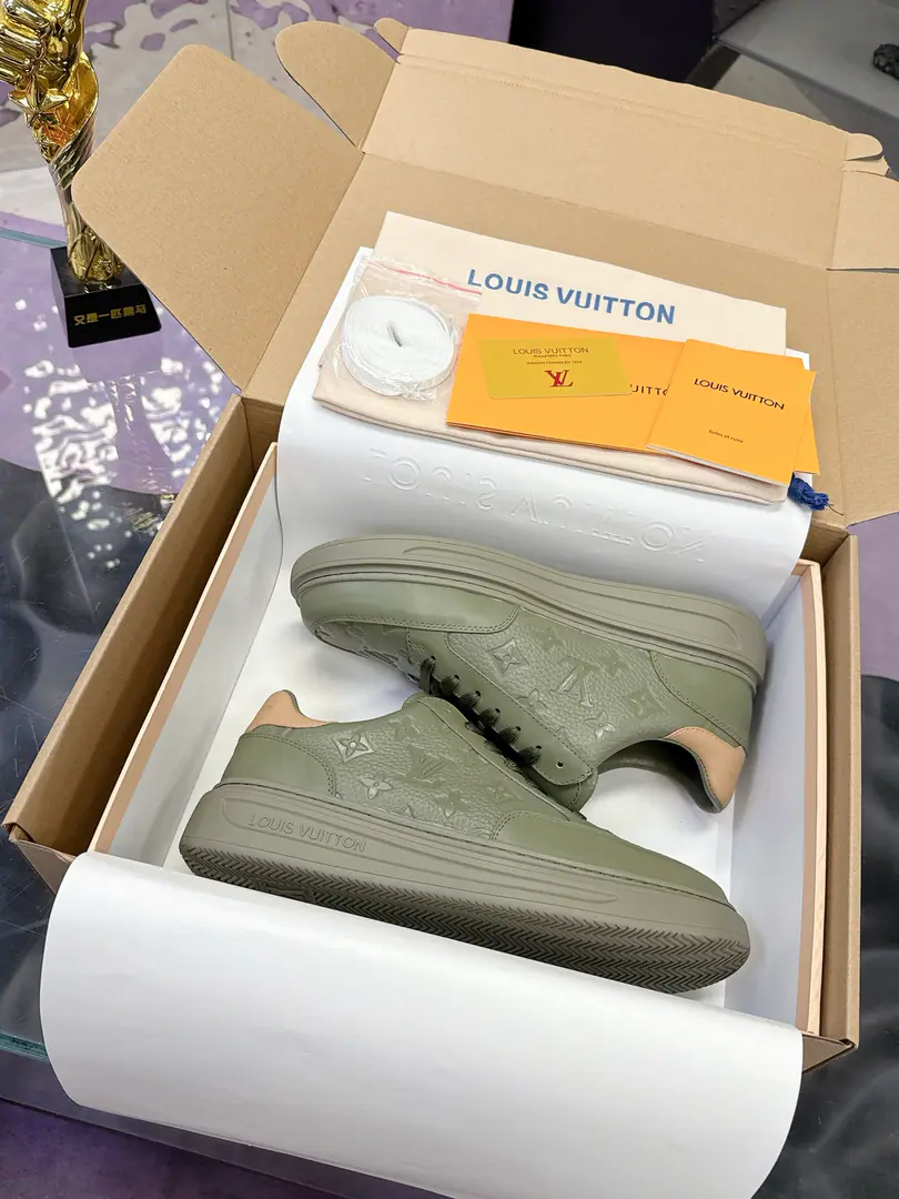 Colour: （Men's shoes.） LvRecent Colour Delivery Official Sync ❤️High VersionLv Rewinding 💓So far, male.💗 High-form shoe-faced oil side process Materials: Head-deep cow-skin. Uchi.: In the cow's skin. Skins and feet. Otsumi!: Slender-resistant lightweight and low. Full package Men: 39-44 （45Custom）