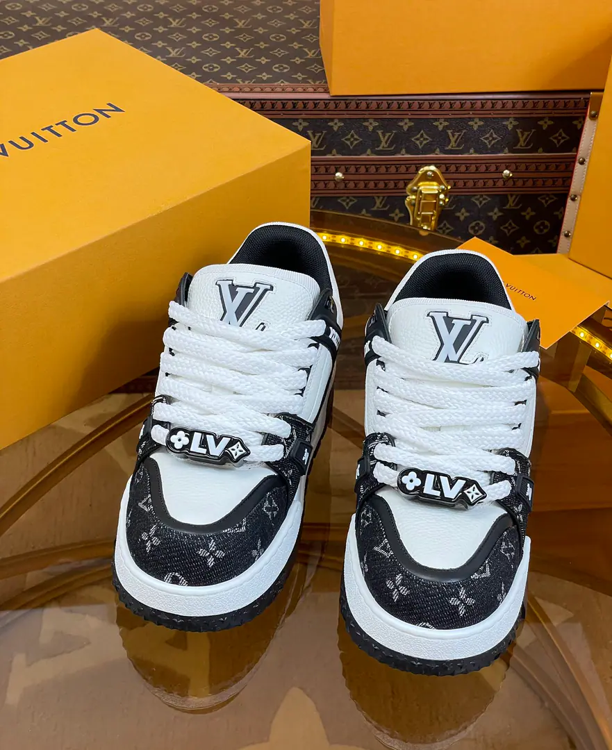 Current！Guangzhou top quality！Get out of the factory.！The top version of Louis Vuitton's donkey.LV TrainerA series of fat-drink shoes. Shoe-face original development Original OpenTPUOtsumi!, The texture is identical. Please be careful with the market traffic. size: 35-46