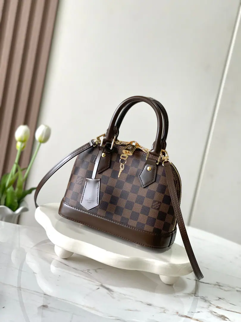 Dynamic chip version, Original List Enhancement+Half steel hardware. M53152Old flower. N41221Fig. The most elaborate design in Louis Vuitton's logo bag., Section. The prototype is Gaston.·Widden designed and executedAlma Bridge A work named for it., This bridge connects two fashion blocks adjacent to Paris.. Marker Monogram The canvas gives it a classic quality.. Dimensions: 25 x 19 x 12 cm (Long x High x Kuan)