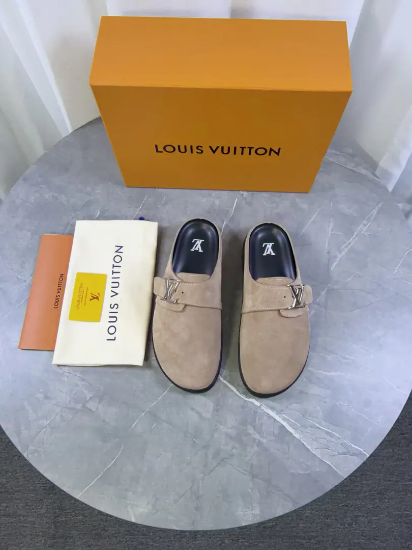 👱 Series slippers Half bag tow. louisvuitt…on fw. new arrival～ L…v aspen Water table slippers LHome.2026Spring-Hippaken slippers.🆕New Classicmonogram Bulb material from the bottom, The thicker floor is full of comfort.💯 Full gain.💯 The inside sheep. size 38-46（45 46No re-election.）