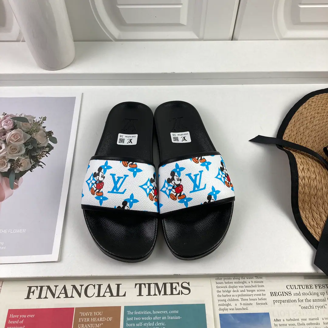 【LOUIS VUITON】2021Louis Vuitton's slippers., Original1.1Make a reservation., The classics of the cabinet.. Heat of shoes.logo, The top counter.logo, No details are missing. This slipper is a special hot spot. The material is made in parallel with the cabinet.. Colours: Multi-Currently Optional, To customize size:Female: 35/36/37/38/39/40/41/42 Men: 38/39/40/41/42/43/44/45/46
