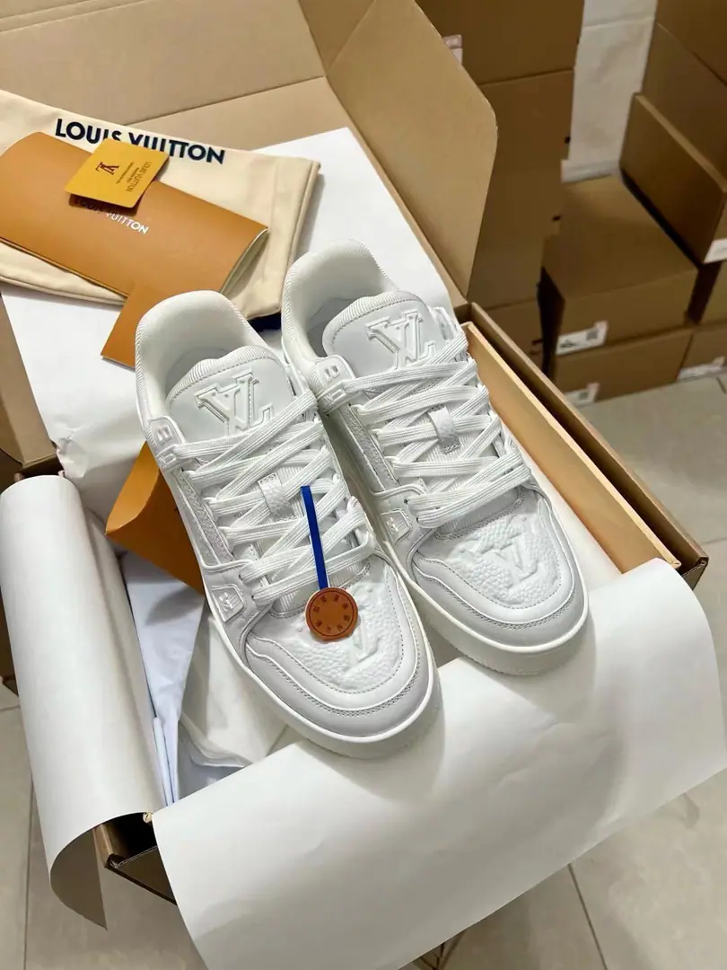 Top-level requisition version LV trainer "Couples set a series of leisure basketball shoes. ♪ The value of the face ♪ - The upper foot is fried., Every color is a giant.！The Tide Man needs a single item.🛍 Original customized pressure-cut grains, calf skin.（Non-market super-fibre skin You have to distinguish.！）The symmetrical old flowered mounds the cowboy cloth.. All the accessories are as they were.1:1Custom Even the shoelaces are colored.1:1Make a reservation.. Original Unique private modelTPUOtsumi!. Many of the little heart designs have to be original to be able to see what they're doing., The essence is the detail.！Original Condom Chips Card Sensitivity direct in.lv Official Network😏 Recurse ceiling level Full package of fine airplane gift boxes Please accept my quality.‼️ Please be careful with the market traffic.！ Codes: 35-44（Men38/45I'll make sure I don't change it.）