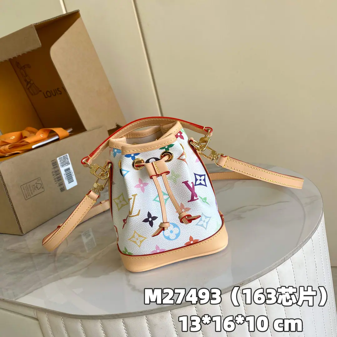 【 C01 Chip version】 Internal pricesP Paragraph: M27493, Original List Enhancement💪【I'm taking a background picture.】Paragraph Nano Noé Bags are concentrated. 1932 Year Noé The classic handbag., By Monogram The canvas and the leather leather side blend with traditional designs and contemporary functions. There's plenty of room for the keys., I'll need the cards and cell phones., Multiple means of carrying the handles and the sundry straps that can be removed and reconciled. Dimensions: 13 x 16 x 10 centimetres