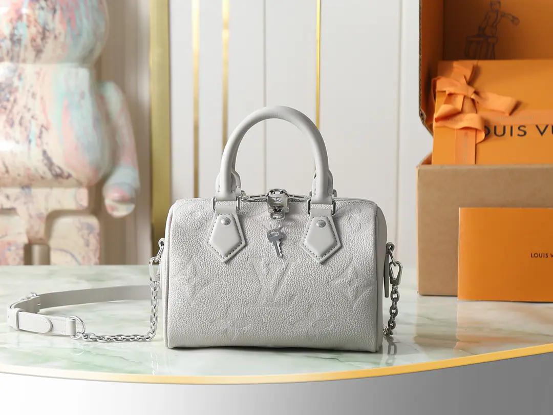 【Top First List It's so exclusive.】M28343Mist Grey M58953Full skin pressure.speedyA pillow bag. SPEEDY BANDOULIÈRE 20 Handbag. Paragraph Speedy Bandoulière 20 Handbags are very elaborate., Fashion style, You can carry your daily needs with you.. Use smooth Monogram Empreinte It's made of leather., It's a big one. Monogram Ballast, - The locks., Metal, Dismantled chain and shoulder bands and Toron Hand handle.. Dimensions: 20.5 x 13.5 x 12 centimetres