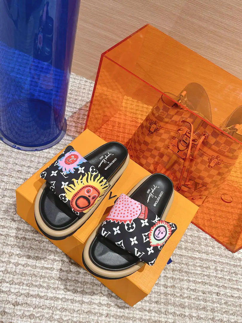 🐼🐼 LV | Louis Vuitton. 2023♪ Spring and summer ♪ Top Version⚠️ The newest feather slippers in the cabinet. A huge amount of money from domestic and international bloggers., Old and fashionable. The upper toe blew up.！The boss's push. All colors. Shoe.: nylon's old bouquet.➕Full feathers. Uchi.: Lamb skin. Otsumi!: The original is starting to burst into the bottom. Shoes.: Female size35-40 （41. 42No, no, no, no, no.）