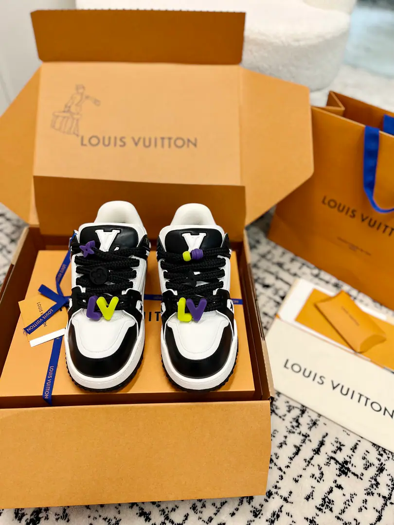 Requisition level Top-class stump.‼️The ceiling quality.〽️Configure sealed full purchase packages Free products♻️ 𝐋𝐨𝐮𝐢*𝐕𝐮𝐢𝐭𝐭𝐨#Donkeys. LV TARINECouple money. Leisure Sports shoes Skis. Original procurement development Make the goods. ParagraphLV Trainer The sneakers are chosen to use cattle leather to shape the face of the shoes., It takes hours of heart sewn to complete. The details are perfect.💯Absolute high grade. Fabulous.: Original customized head-level cattle skin Uchi.: The original is custom-made for airing the Internet. Otsumi!: Original Open-Screen Double ColourTPUGroup Bottom 𝐒𝐢𝐳𝐞:Female35-40/Men38-46(Women40Men38.45.46Custom without re-offer）