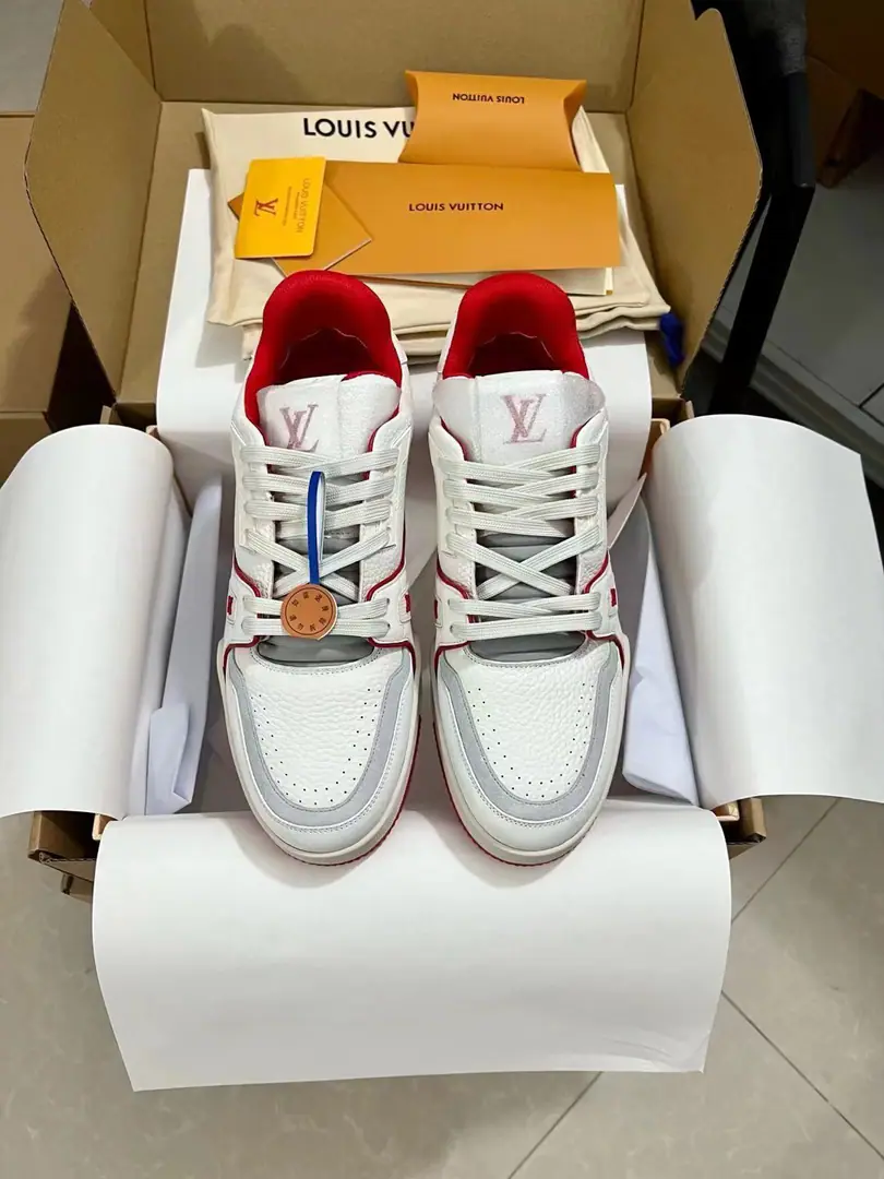 Top-level requisition version LV trainer "Couples set a series of leisure basketball shoes. ♪ The value of the face ♪ - The upper foot is fried., Every color is a giant.！The Tide Man needs a single item.🛍 Original customized pressure-cut grains, calf skin.（Non-market super-fibre skin You have to distinguish.！）The symmetrical old flowered mounds the cowboy cloth.. All the accessories are as they were.1:1Custom Even the shoelaces are colored.1:1Make a reservation.. Original Unique private modelTPUOtsumi!. Many of the little heart designs have to be original to be able to see what they're doing., The essence is the detail.！Original Condom Chips Card Sensitivity direct in.lv Official Network😏 Recurse ceiling level Full package of fine airplane gift boxes Please accept my quality.‼️ Please be careful with the market traffic.！ Codes: 35-44（Men38/45I'll make sure I don't change it.）