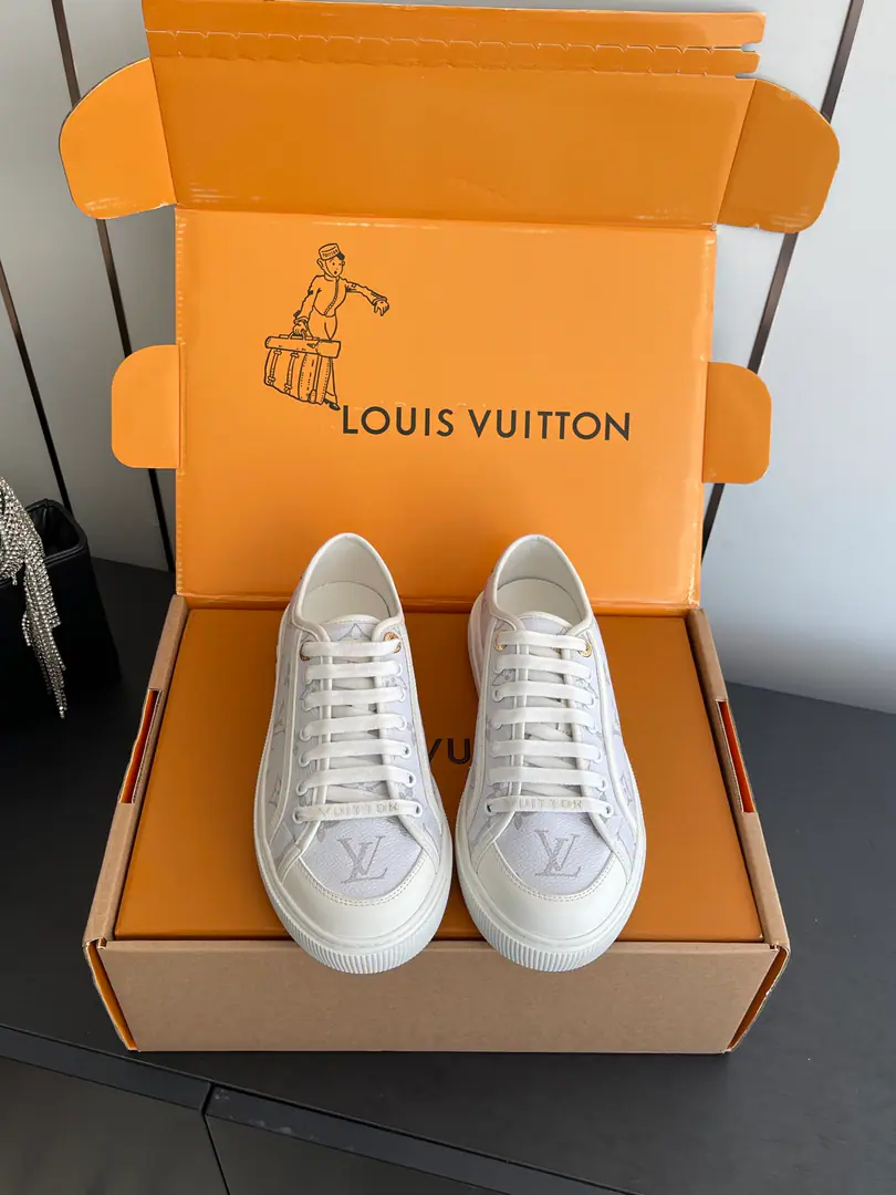 🏧𝐋𝐨𝐮𝐢𝐬 𝐕𝐮𝐢𝐭𝐭𝐨𝐧Louis Vuitton. New paragraph LV LagoonThe Danin Cowboy Series, old-time sails, skateboard shoes, leisure sneakers. Original purchase development for sale Whole pair of shoes.ZpDevelop and build, All Custom Materials The only one who can be a big shot. Codes: 35-41（40 41Make a reservation.）
