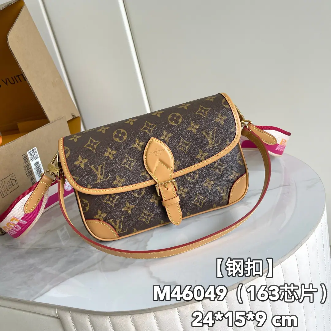 【Full steel button.】Top First ListP, M46049Blossom.【 C01Dynamic chip】Diane The bag is reconstructed. 1990 The classic design of the ages., Yes. Monogram The canvas is all wrapped up in leather-bag corners and traditional knittings like antiquities., Pocket and inner layer.. The broad band of wiring straps shows a bright Louis Vuitton logo and a very good one. Monogram Flowers.. 24.0 x 15.0 x 9.0 cm centimetres