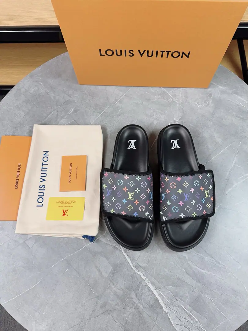 🌈LV | Louis Vuitton. ²⁰²³ 𝐬𝐬 🧡💚2025Spring and summer. Top Version‼️Original unamended The owner of the counter is making a new payment. Straw slippers New hardware.🆕 ❥Requisition level！It's a great sense of excellence.！A huge amount of money from domestic and international bloggers., Old and fashionable. The upper toe blew up.！The boss's push.★ ━━━━━ ЅᏇєєt ━━━━━ ▪️Shoe.: Original-made cow-coloured fabric ▪️Uchi.: Bulls. ▪️Otsumi!: Rubber high end base ▪️Shoes.: 35-47（46-47Custom without re-offer）Batch