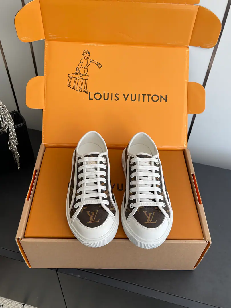 🏧𝐋𝐨𝐮𝐢𝐬 𝐕𝐮𝐢𝐭𝐭𝐨𝐧Louis Vuitton. New paragraph LV LagoonThe Danin Cowboy Series, old-time sails, skateboard shoes, leisure sneakers. Original purchase development for sale Whole pair of shoes.ZpDevelop and build, All Custom Materials The only one who can be a big shot. Codes: 35-41（40 41Make a reservation.）