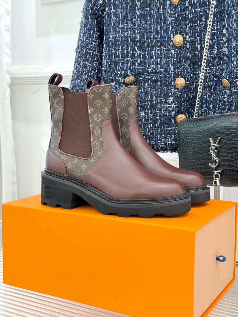 🏧𝐋𝐕The old Chelsea Chelsea., Big star shows a new Martin boots.. It's a lot of fashion., The upper foot is comfortable. The Louis Vuitton logo., Atmospheric gas. Fabulous.: Original import of calf skin Uchi.: Lamb skin. I'm comfortable with air. Otsumi!: TPUOriginal version to open Codes: 35-40 [40/41Do it.]