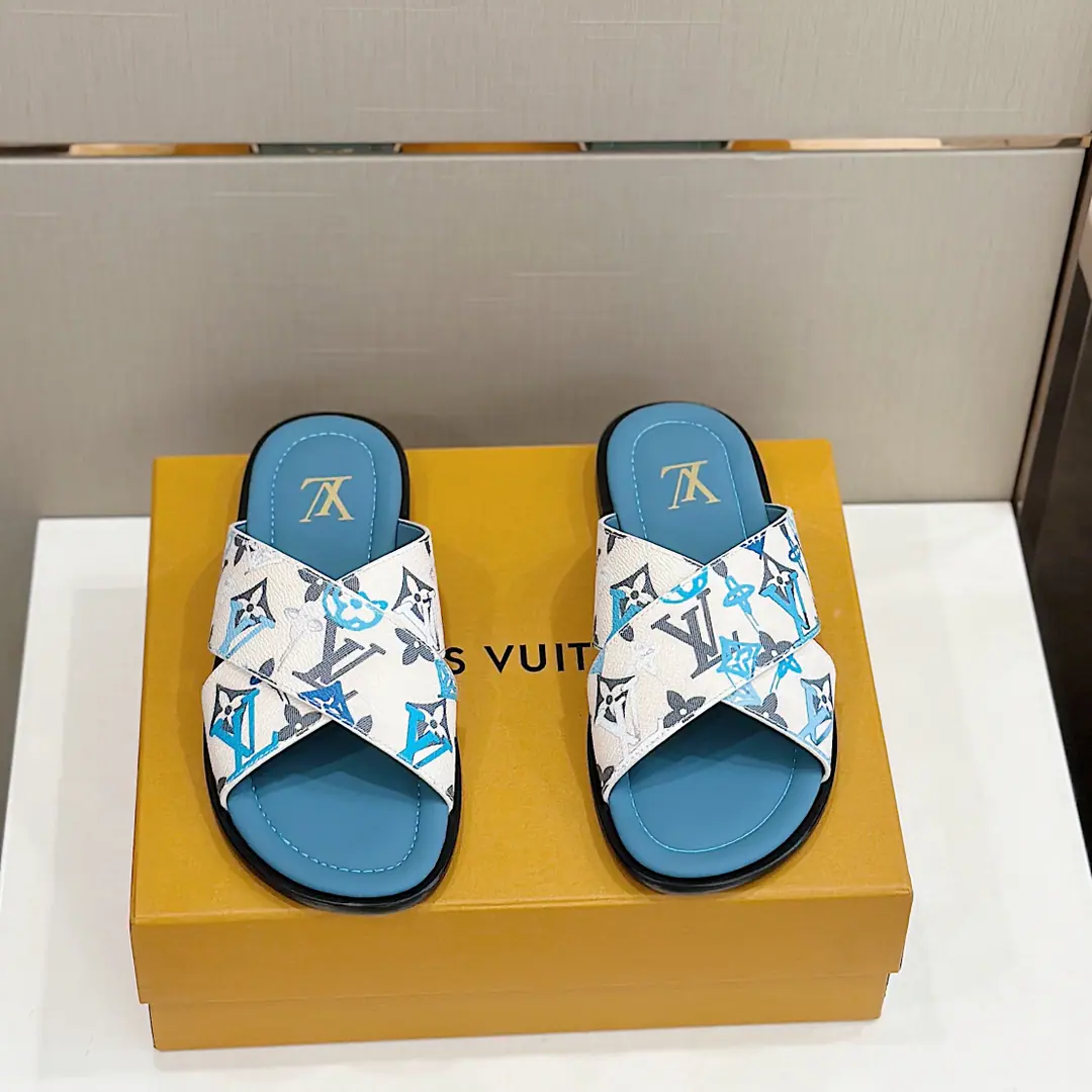 LVLouis Vuitton.monogramCross-overs with a man's dick.-That's a big one. Soft-skinned cow leather., The classics of the Chen Monogram Pattern. The elegant shoe face is like a cross-brand letter., The skin of a cow and the true depth of a man's work are light and flexible.. Size:39-44(38.45 Do it.） That's a big one.