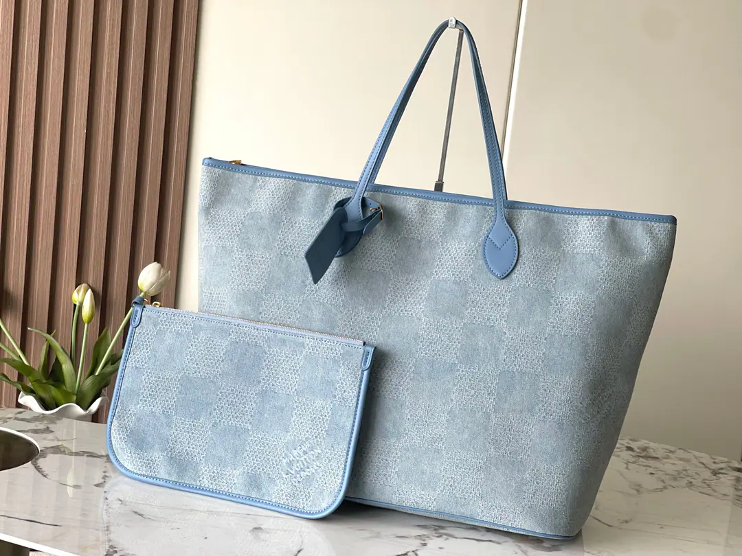 ParagraphN00198Cowboy Blue. Top First List c01Chip Paragraph Nevereverfull Tote-- Damier Denim 3D The cotton canvas is a different tattoo., I'll show you the metal and leather.. The zipper opens up plenty of space., Protecting the contents with a cotton-dismantled cotton-tanning canvas pocket. Dimensions: 60 x 38 x 23 centimetres（Long x High x Width) Damier Denim 3D Cotton canvas. The leather side of the cow. Built liner Metal Double zipper. Hang on. Disableable nameplate The zipper bag. Dismantled pocket., - To get cotton-tamponed dampenin canvas. Hand handle.: Hand handle. The product is French., Spain, Italy and one of the United States