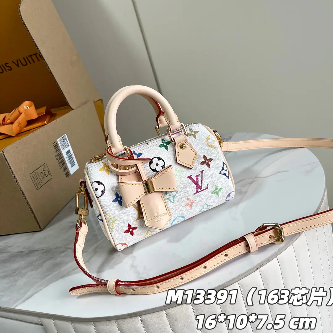 【 C01 Chip version】 Internal pricesP Paragraph: M13391 Original List Enhancement💪【I'm taking a background picture.】Paragraph Nano Speedy Handbags.Monogram The canvas and the leathers of the cattle are shaped with the shape of the linoleum., ♪ And in a bright color ♪ ♪ Louis Vuitton ♪ x The tactile style of the village reprint series. Toron The handle and the lights are locked to honor the brand travel legacy., Dismantled and reconciled sundries and staminas LV x TM The key bag is perfected.. Monogram A strip of fabric with a metal piece and a zipper to unplug the key belt.: Disableable, Adjustable！！Model:M13391. Dimensions:16x10x7.5CM