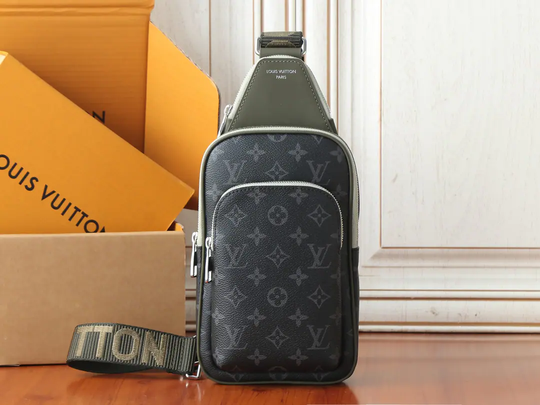 【 C01Dynamic chip】Top First List, Development of the original M28735✨‼️Avenue ♪ Slanting wraps up to Monogram Eclipse The canvass show a simple style., And with a khaki green leather and color-coupled weave as a dotted. Except for the main partition and the front zipper pocket., It's also equipped with a unique triangle zipper pocket., The bag is located between the package and the sign tape.. This modern shape offers a fine form., You can carry your daily necessities without having to handle them with your hands.. 16 x 33 x 5.7CM （Length x High x Kuan） Qazi Green Monogram EclipseTiled canvas. Cow leather decorations Textile liner Non-ferrous metal accessories The main compartment is filled with inside bags. There's a zipper pocket on the front. There's a little zipper pocket on top of the bag. Shoulder belt.: Undismantable, Adjustable Shoulder length: 10.8Inches Maximum length of shoulder belt: 19.2Inches