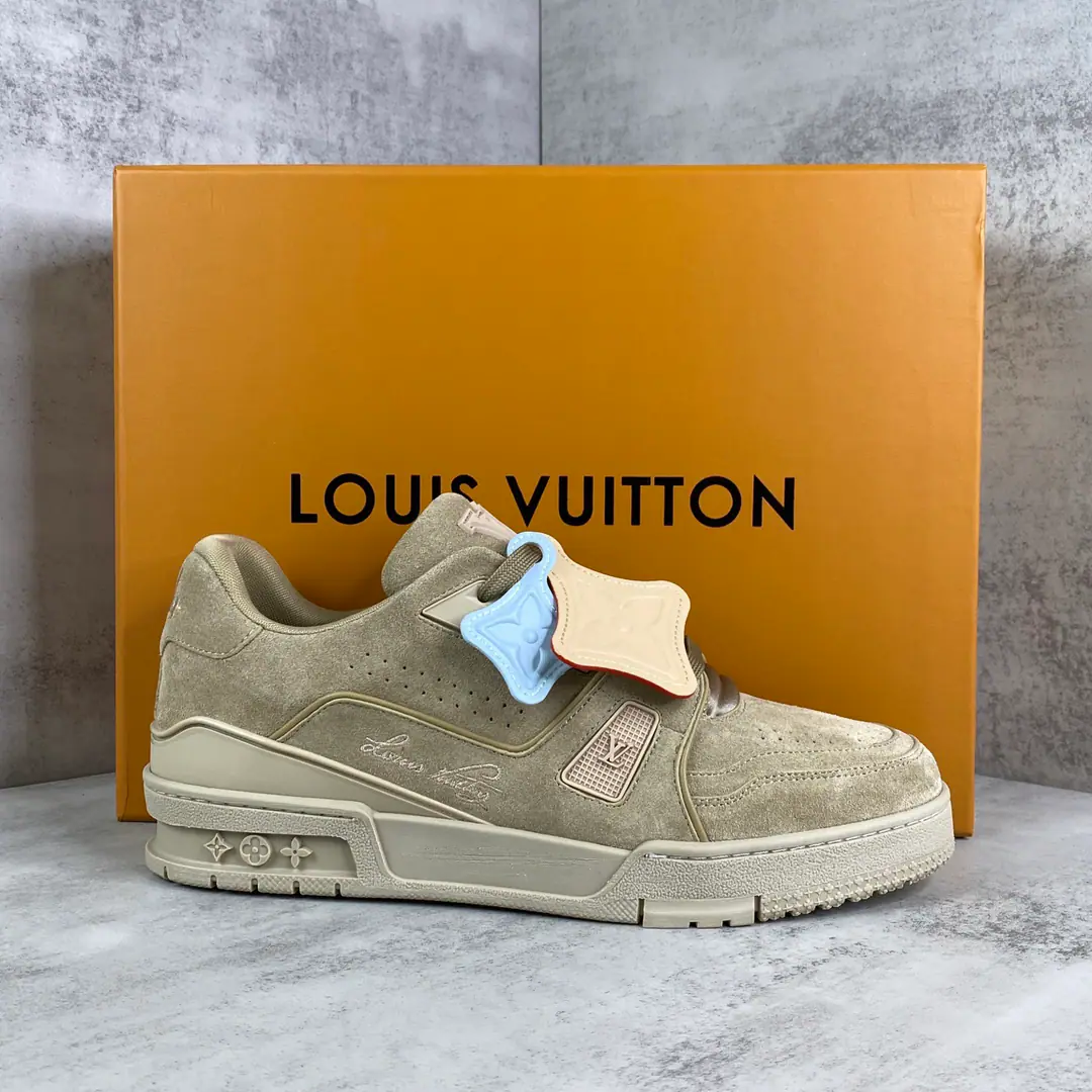 Louis Vuitton The donkey's money.！trainerShoes., Everyone's got to be in., Never regret it.！ It's super-high.！Everything's fine.. Mostly super-suspent.. The top-level factory is extremely rigorous.！The materials are all super-cattle skins custom-made overseas., The skin is all original. Super-upgrade, Especially the tattoos when the shoes bend., It's all about it.zp♪ Feels like ♪！ We custom-made the Otsumi., - I'm the one who controls it., The whole font and the blob, It's hard to tell.. Size: #Women35-41 #Men38-46（Women40 41 Men46 I'll make sure I don't change it.）
