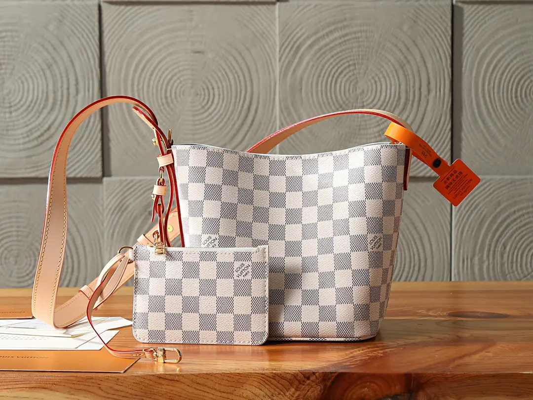 P【 C01Dynamic chip】‼️Top First List, Enhanced version‼️All In BB This time, the bag is coming. Damier Azur ♪ The canvass are new ♪, It's a pair of colored leather., Multiple classic elements such as metal locks and demovable nameplates, We can light the day and night in many ways.. Inline zipper bags to be removed. Model: N40855 Dimensions: 16 x 18 x 12 centimetres (Length x High x Kuan)