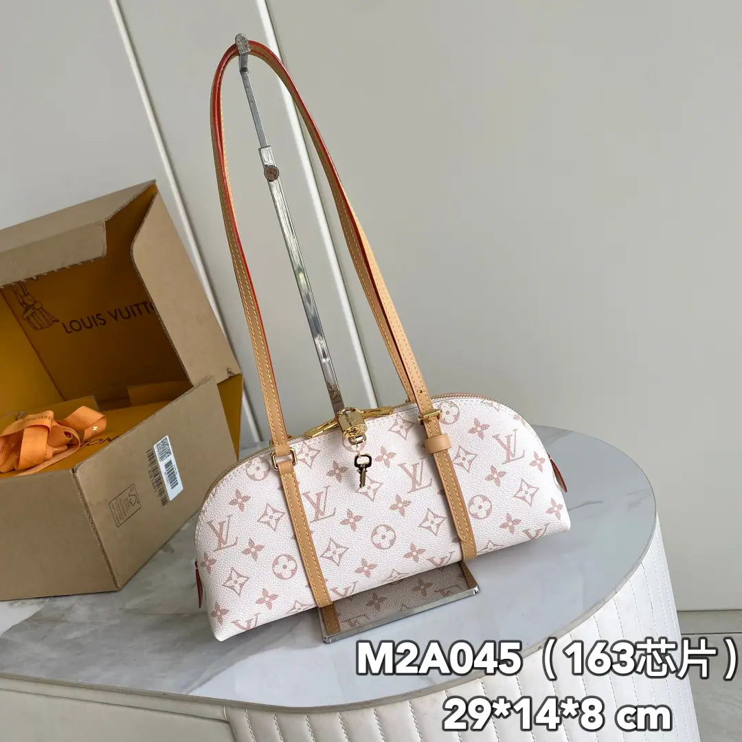 【 C01 Chip version】 Internal pricesP Paragraph: M2A, Original List Enhancement💪【I'm taking a background picture.】Paragraph Squire East-West The bag came from Monogram Dune Series, The fabric is shaped with classic canvass., I'll borrow it again. VVN The edges and the locks on the Xingzawa are a little bit more detailed., It's a perfect size to take care of the daily sidewalking requirements.. A adjustable shoulder belt can be easily hand-held or shoulder-backed, Easy to switch shapes. Dimensions29 x 14 x 8 centimetres