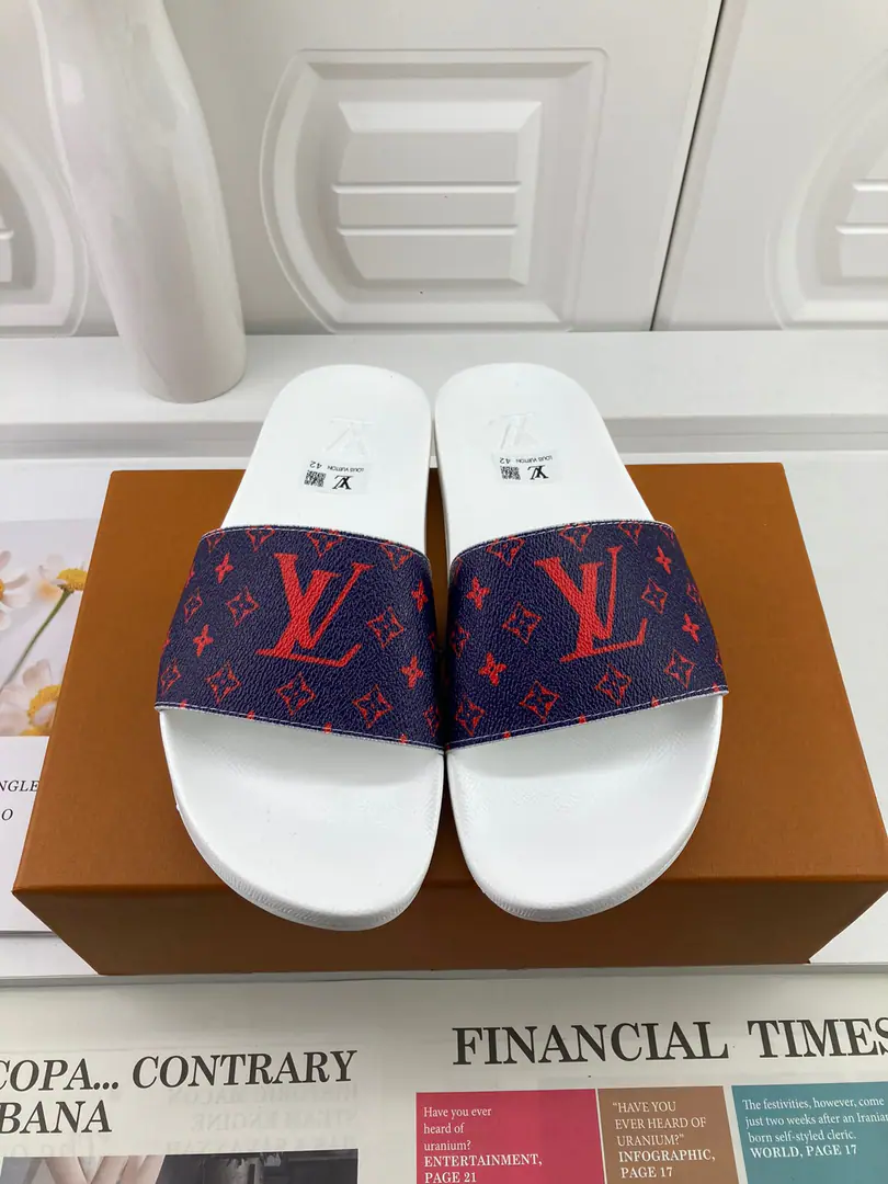 【LOUIS VUITON】2021Louis Vuitton's slippers., Original1.1Make a reservation., The classics of the cabinet.. Heat of shoes.logo, The top counter.logo, No details are missing. This slipper is a special hot spot. The material is made in parallel with the cabinet.. Colours: Multi-Currently Optional, To customize size:Female: 35/36/37/38/39/40/41/42 Men: 38/39/40/41/42/43/44/45/46