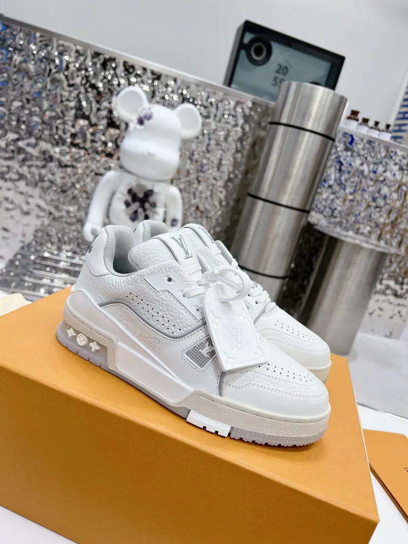 LVTop Version 2023New paragraph Repurchase QualityLV～Louis Vuitton.Lv TRAINERBest sneakers ever., Donkeys are pushing the new stuff., The network limits the use of binary basketball shoes.！The Ko gang is buying the original.1:1Precision Recompense, The details are invincible., Good faith., Import customized original cattle skin, Original consistent package approach, Details are 100% restored., Customize custom originals as one-formingTPUOtsumi!, Different from other homes., It's not gonna work without the original.！ Men and women35-40 39-45（46I'll make sure I don't change it.）