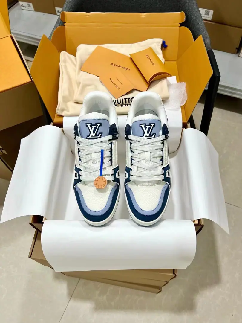 Top-level requisition version LV trainer "Couples set a series of leisure basketball shoes. ♪ The value of the face ♪ - The upper foot is fried., Every color is a giant.！The Tide Man needs a single item.🛍 Original customized pressure-cut grains, calf skin.（Non-market super-fibre skin You have to distinguish.！）The symmetrical old flowered mounds the cowboy cloth.. All the accessories are as they were.1:1Custom Even the shoelaces are colored.1:1Make a reservation.. Original Unique private modelTPUOtsumi!. Many of the little heart designs have to be original to be able to see what they're doing., The essence is the detail.！Original Condom Chips Card Sensitivity direct in.lv Official Network😏 Recurse ceiling level Full package of fine airplane gift boxes Please accept my quality.‼️ Please be careful with the market traffic.！ Codes: 35-44（Men38/45I'll make sure I don't change it.）