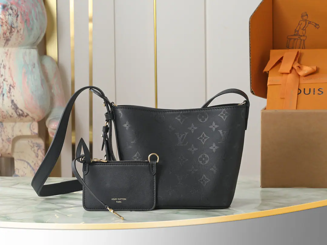【Top First List It's so exclusive.】M3A Black Flakes Pumper bag. ALL IN BB Handbag. Paragraph All In BB The bag came from Monogram Ink Series, I'm gonna put a little bit of light on the face of the twig., ♪ The smartest catch of the shadows floats ♪. A classic image of Louis Vuitton as a master of art., Decoration nameplate with LV - I'm sorry.. The bucket-pack configurations easily accommodate daily requirements, The slanting straps are multiple-back-portrait.. Dimensions: 16 x 18 x 12 centimetres (Length x High x Kuan)