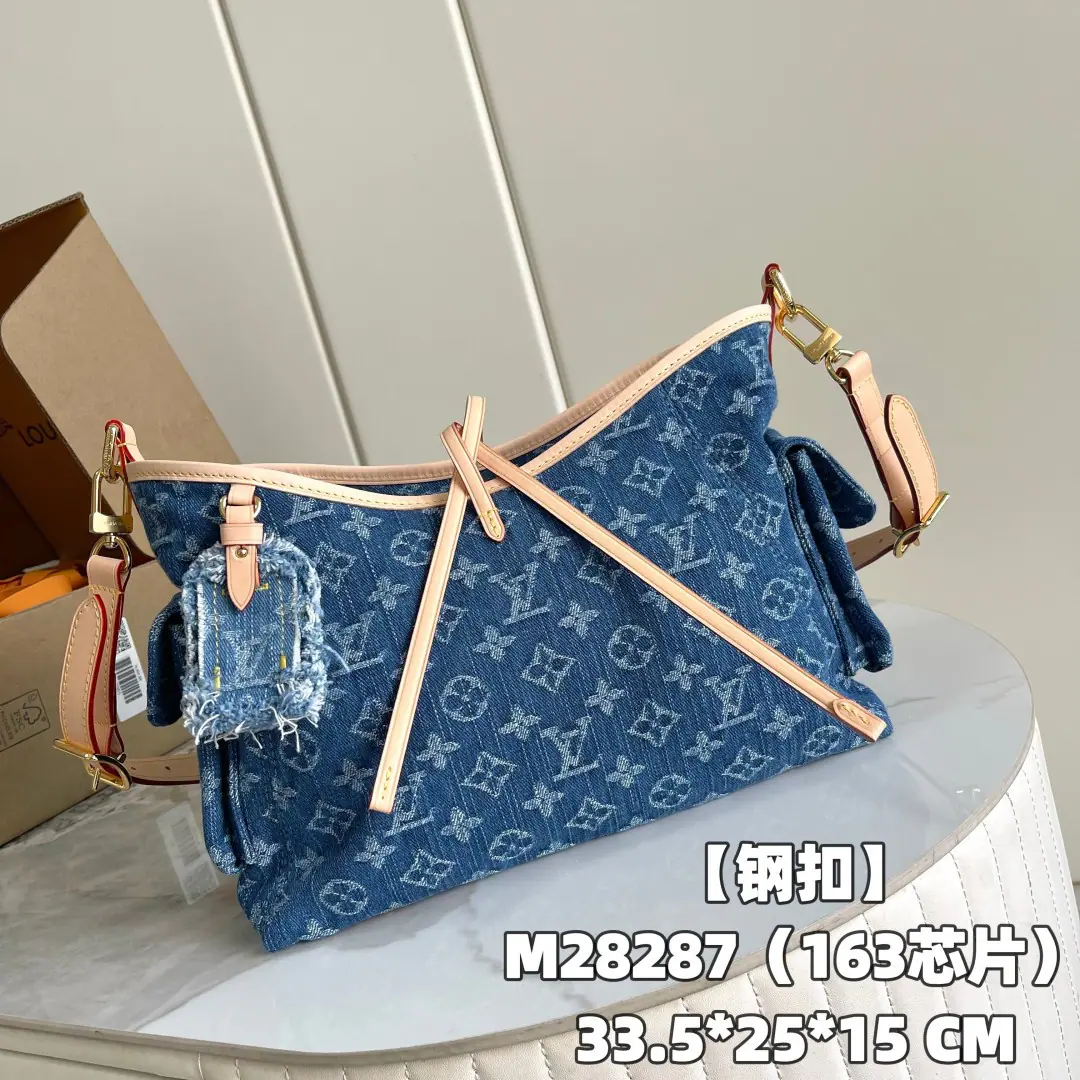 【Full steel button.】Top First ListP, M28287 【 C01Dynamic chip】✨‼️Paragraph Carryall Cargo The little handbag came from Denim Rendez-Vous Series, I'm drawing inspiration from the season., The act, the Wing style.. The cotton wrappings with the impacting leather edge and the strap details.. This bag is a metal wrapping and a logo, To Louis Vuitton's boxing tradition.. Slash, ♪ Shoulder ♪, It's a good handheld., Convert with your heart. A piece of fabric with a leather fabric lined with a metal piece, a leather belt and a taped tape, and a pocket with a zipper and a card with a chain of cards. 6.7 Inches of smartphones, Headphones, Zippy The wallet., Keys., Sunglasses and lipstick all around.: Disableable, Adjustable！！. Dimensions:33.5x23x15CM