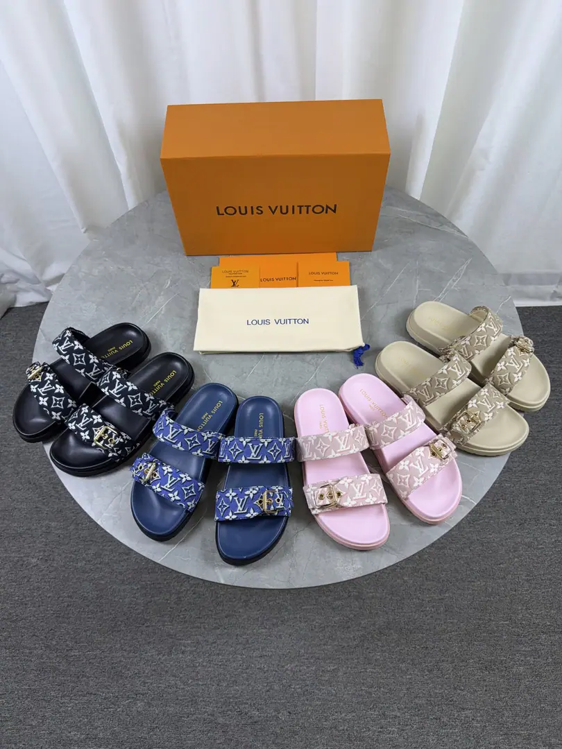 🌈LV | Louis Vuitton. ²⁰²³ 𝐬𝐬 🧡💚2026Spring and summer. Top Version‼️Original unamended The owner of the counter is making a new payment. Straw slippers New hardware.🆕 ❥Requisition level！It's a great sense of excellence.！A huge amount of money from domestic and international bloggers., Old and fashionable. The upper toe blew up.！The boss's push.★ ━━━━━ ЅᏇєєt ━━━━━ ▪️Shoe.: Original-made cow-coloured fabric ▪️Uchi.: Bulls. ▪️Otsumi!: Rubber high end base ▪️Shoes.: 35-46（46-45Custom without re-offer）Batch
