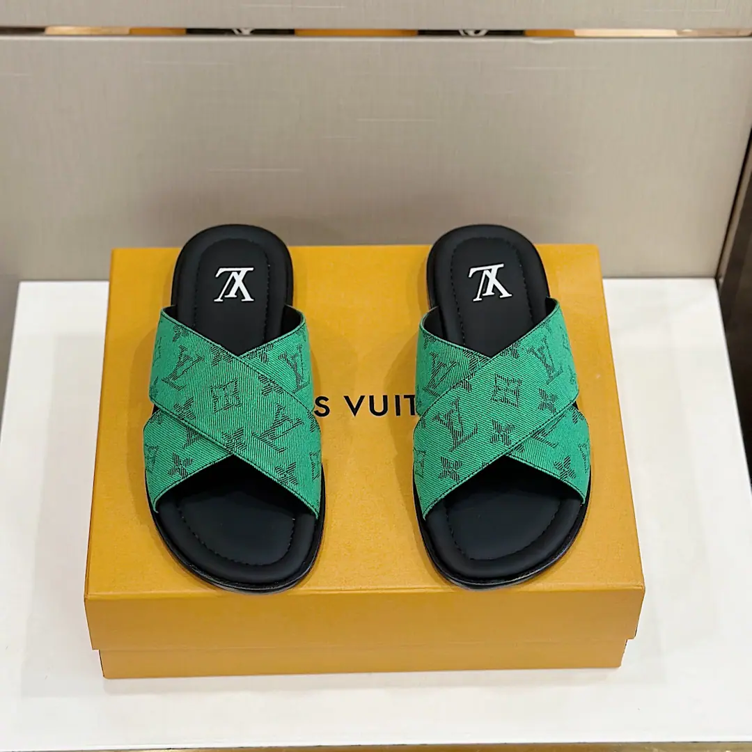 LVLouis Vuitton.monogramCross-overs with a man's dick.-That's a big one. Soft-skinned cow leather., The classics of the Chen Monogram Pattern. The elegant shoe face is like a cross-brand letter., The skin of a cow and the true depth of a man's work are light and flexible.. Size:39-44(38.45 Do it.） That's a big one.