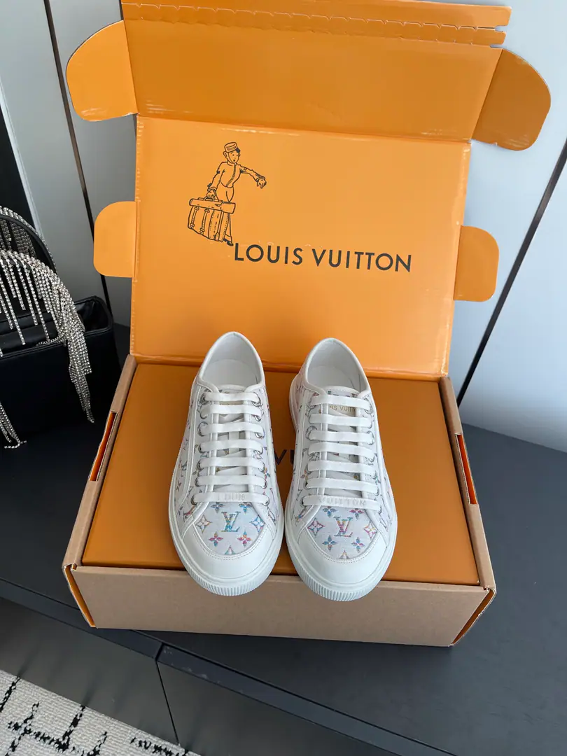 🏧𝐋𝐨𝐮𝐢𝐬 𝐕𝐮𝐢𝐭𝐭𝐨𝐧Louis Vuitton. New paragraph LV LagoonThe Danin Cowboy Series, old-time sails, skateboard shoes, leisure sneakers. Original purchase development for sale Whole pair of shoes.ZpDevelop and build, All Custom Materials The only one who can be a big shot. Codes: 35-41（40 41Make a reservation.）