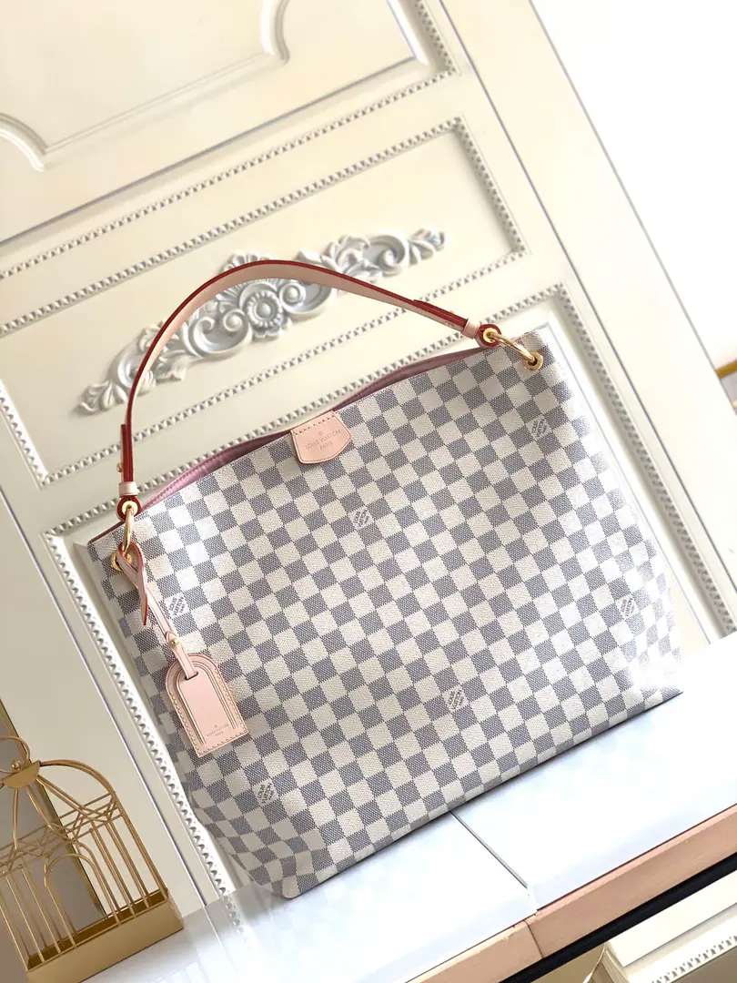 , Top First List M42233 The big white powder shopping shop.monogramThe canvas is all steel and hardware. Nice pair of flowers. Fashion. Gargorede's handbag, the lady's bag. It's for a mix of styles. Easy and ultra-capacity design Easy and practical.. Dimensions: 41*35*14 cm